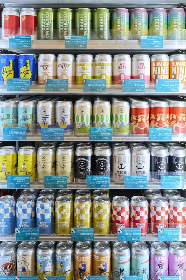 冷蔵コーナーには、横浜生まれのクラフトビールがずらり