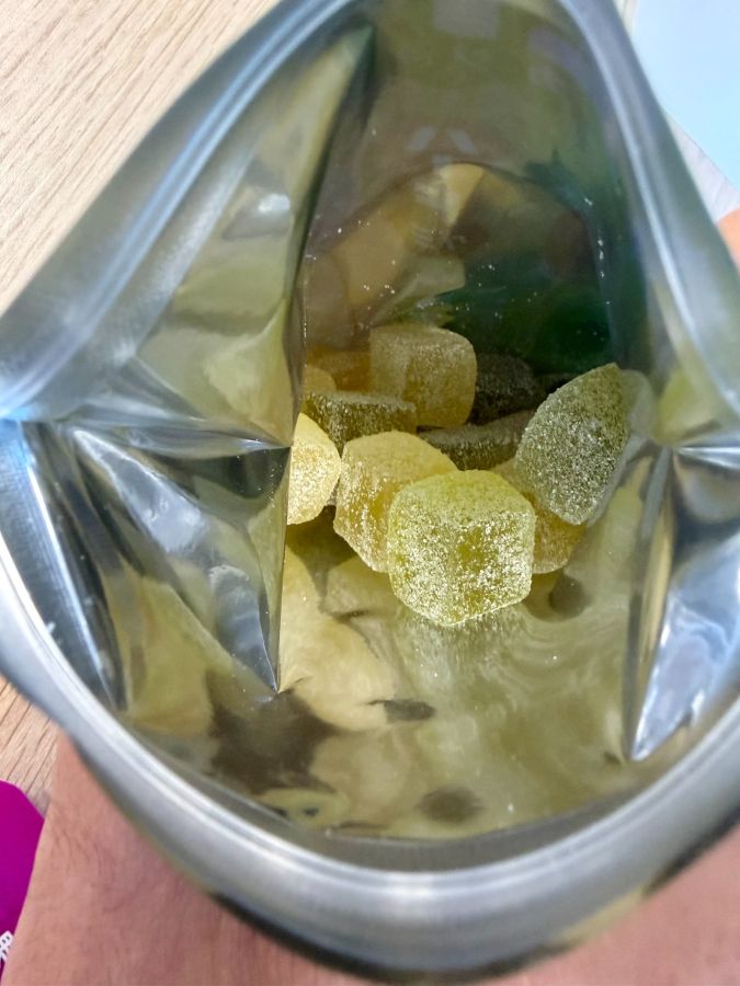 開けてみると、果汁のジューシーさが嗅覚を刺激してくる！