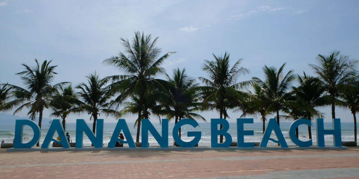 &ldquo;DANANG BEACH&rdquo;のモニュメント