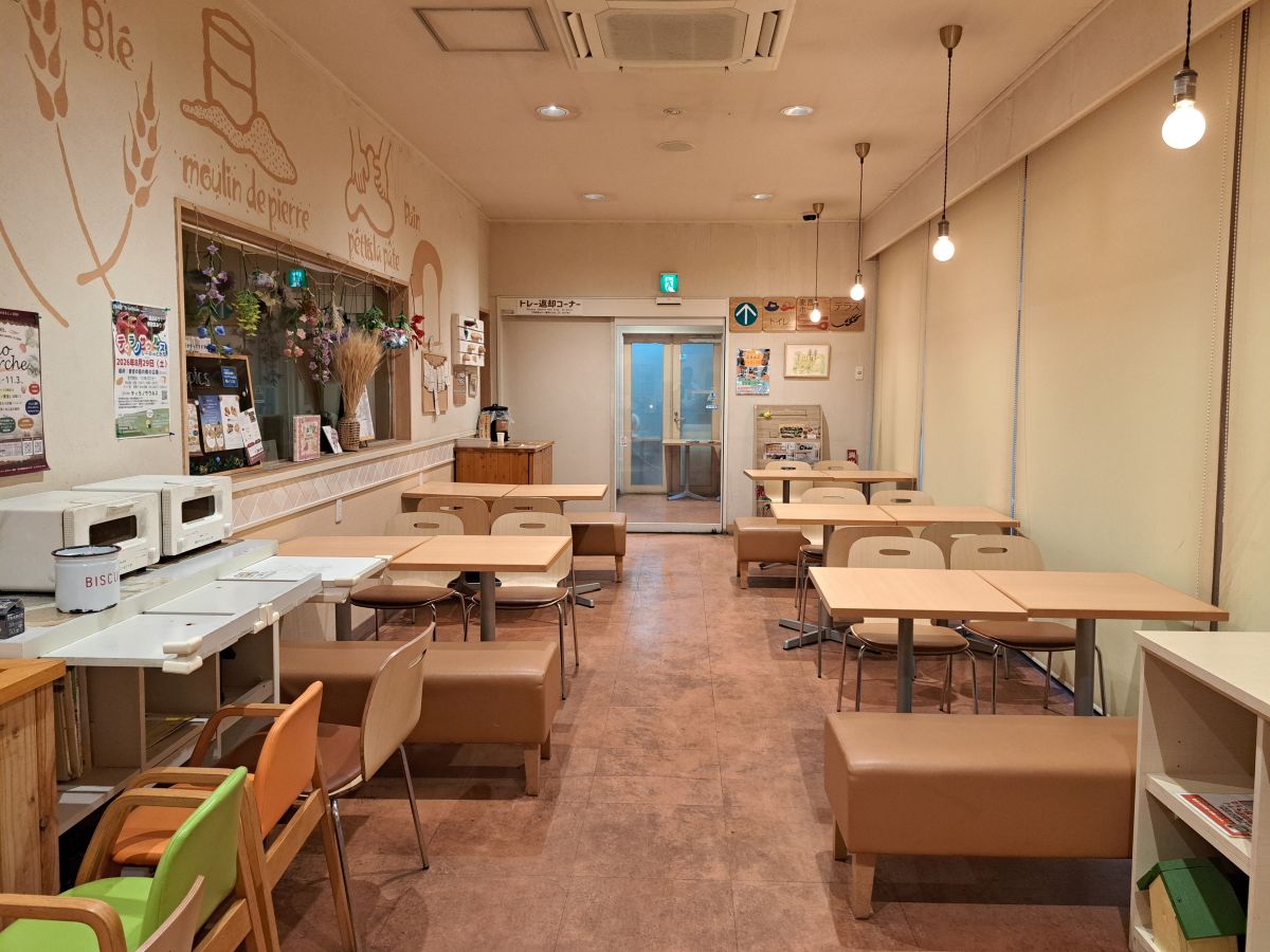 麦音カフェ店内