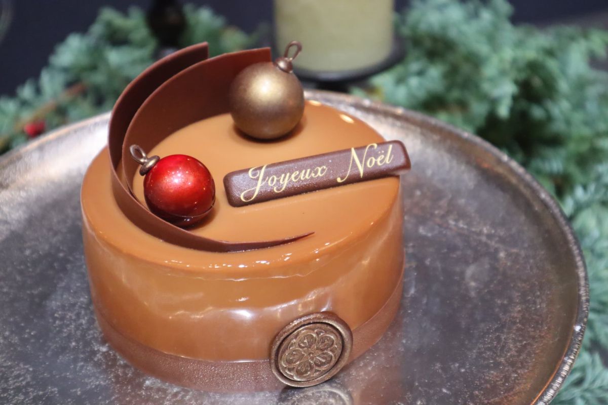 「THE KAHALA Christmas 2026 &rdquo;Macaronnade&rdquo;（ザ・カハラ　クリスマス 2026 &rdquo;マカロナード&rdquo;」1万2960円　※限定30台、直径約12cm