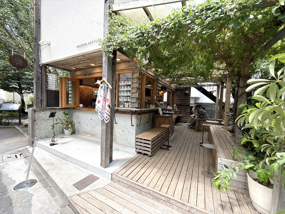 ONIBUS COFFEE 1階
