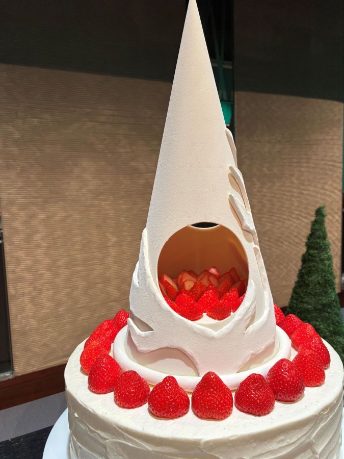 「レンヌ」直径32&times;高さ約54cm ８万円 ※限定10個、要予約