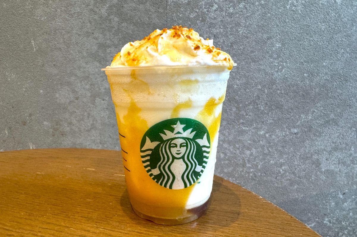 「とろり蜜芋 紅はるか フラペチーノ&reg;」687円（持ち帰り）、700円（店内利用）