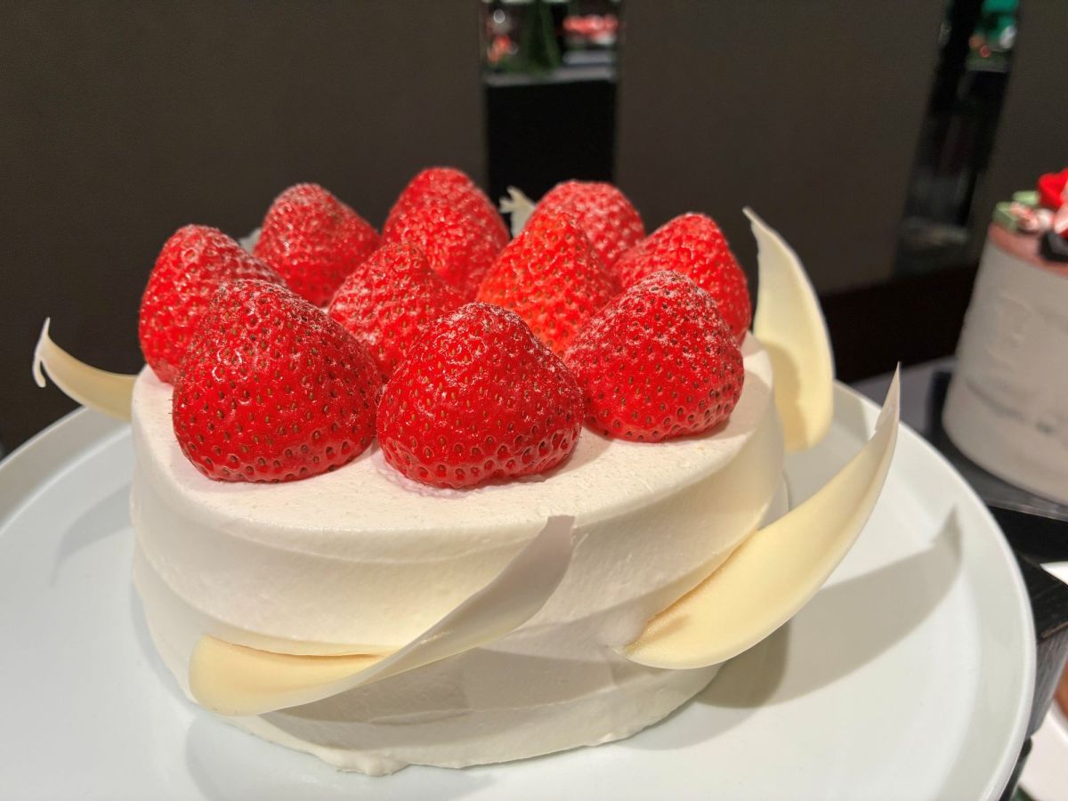 「ガトー オゥ フレーズ」直径約15&times;高さ約8.5cm 8000円