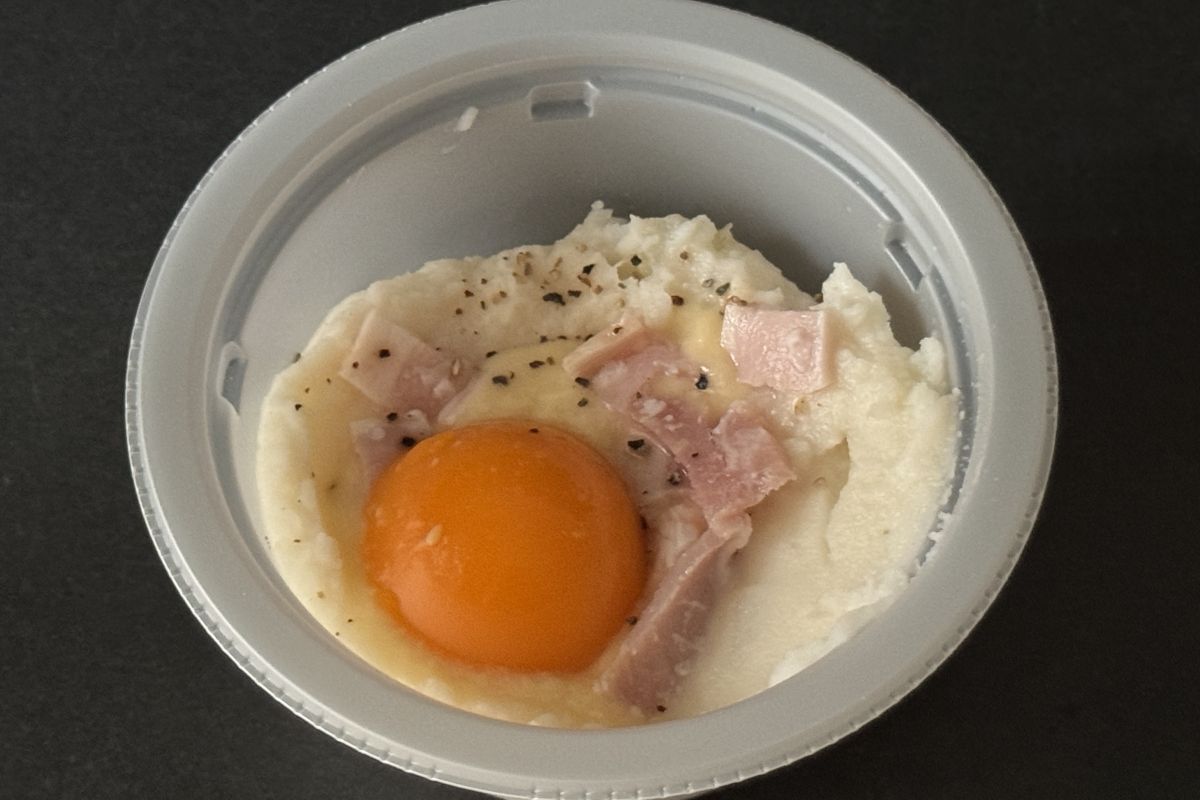 「月見カルボナーラポテトサラダ」333円