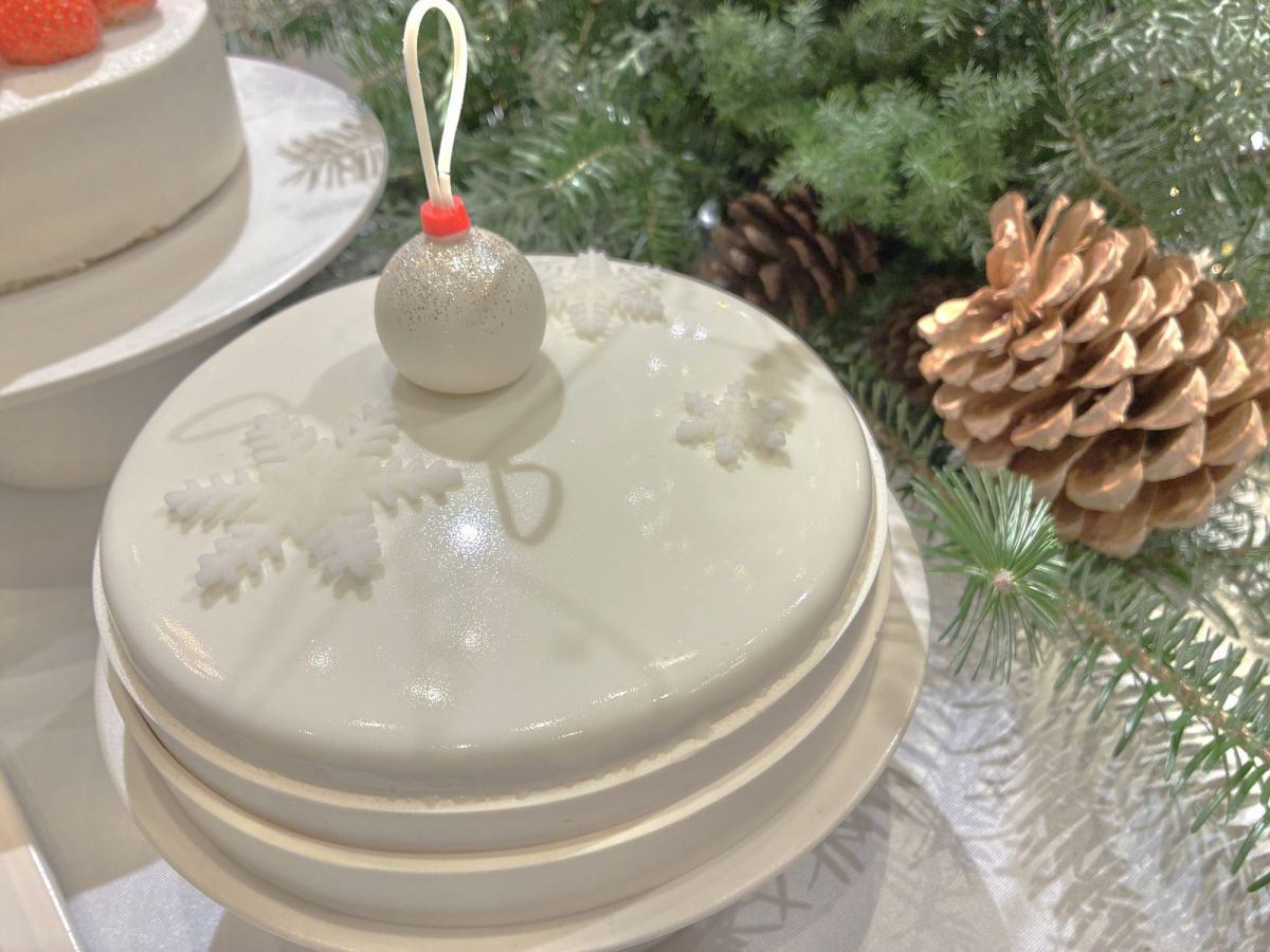 バニラ ＆ キャビアライム クリスマスケーキ8,500 円（税込） 直径15cm&times;高さ6.5cm 