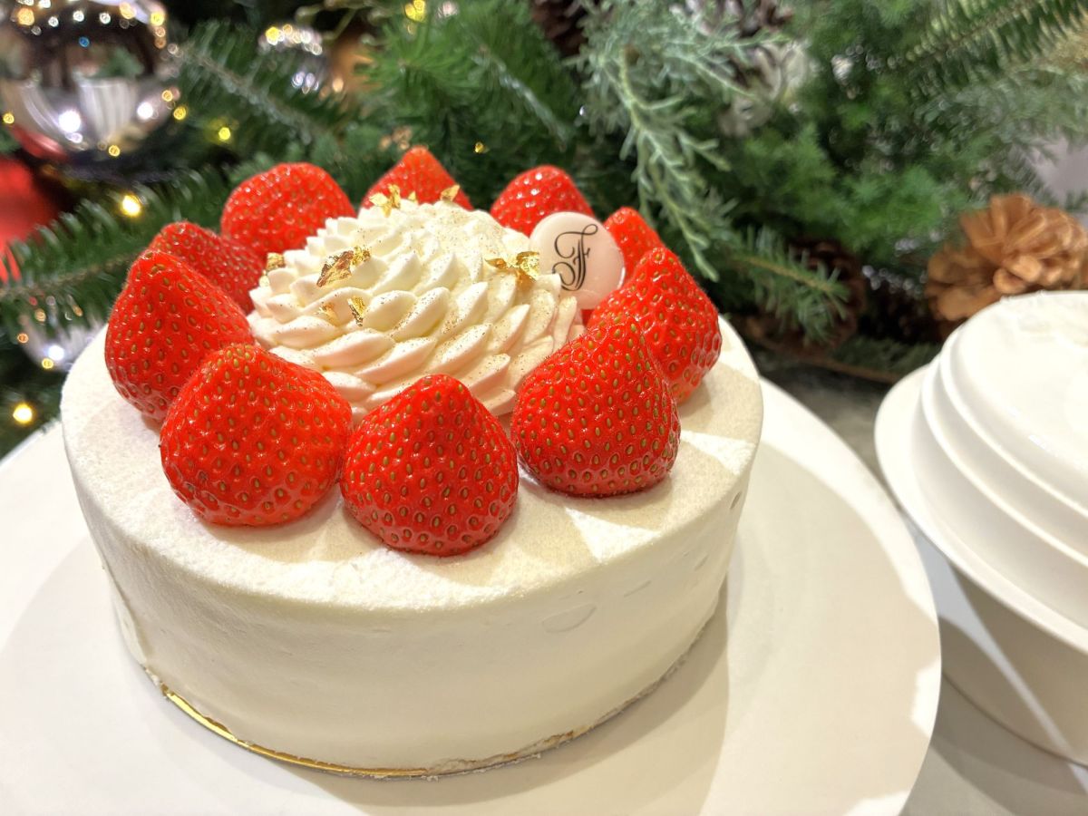2026年】フェアモント東京の真っ白なクリスマスケーキを実食レポ