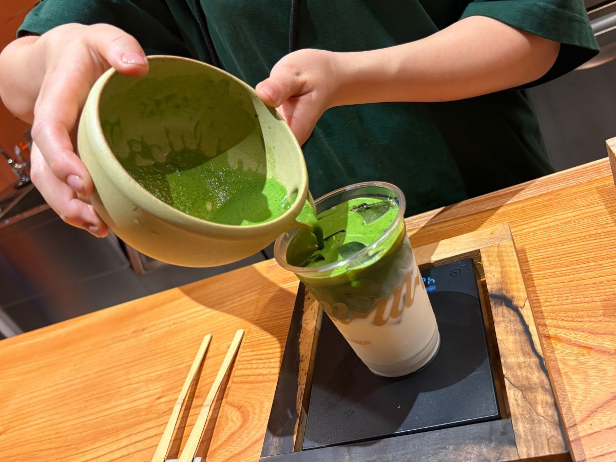 抹茶の点てて提供してくれます