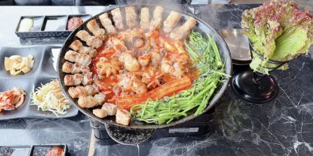 【新大久保】韓国の最先端グルメが集結！ サムギョプサルや海鮮、チヂミなど豊富な韓国料理が楽しめる「ONNA」