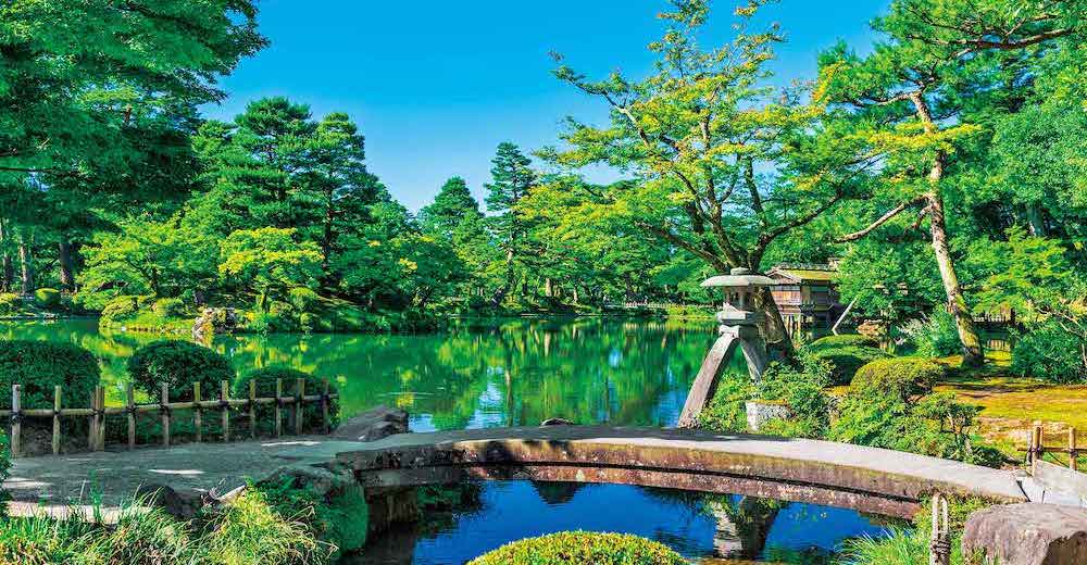 金沢の広大な日本庭園・兼六園はこう回る!季節ごとの楽しみ方、おすすめ見学ルートをナビゲート