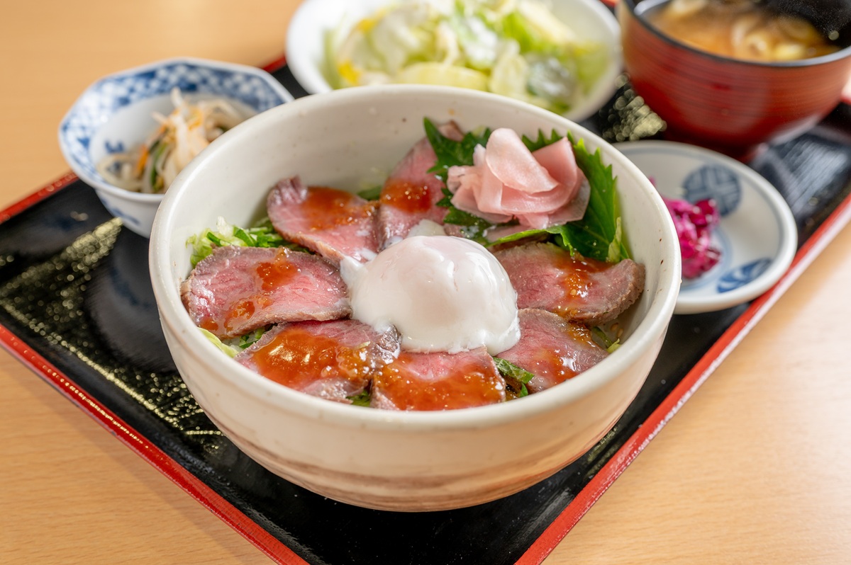 「道の駅 東山道伊王野」の後藤牛ローストビーフ丼
