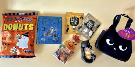 【カルディコーヒーファーム・2026】ハロウィンお菓子おすすめ6選！ 黒猫バッグや配りやすさに配慮したものなど、限定オリジナル商品がたっぷり