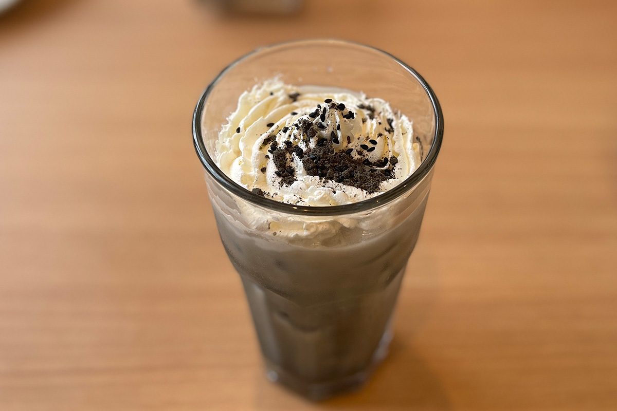 「黒ごま杏仁風ラテICE」759円