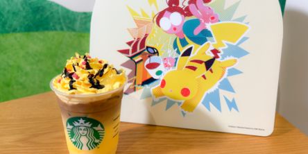 【スタバ新作・2026年9月】ポケモンと初コラボ「ピカチュウ ハニークリーム ラテ」を実食レポート！ 全41アイテムからおすすめグッズも徹底紹介