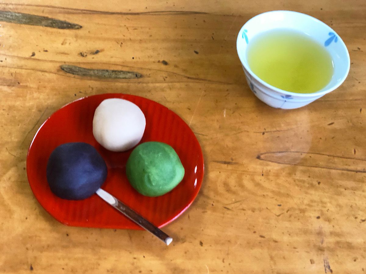 「鶯だんご」550円