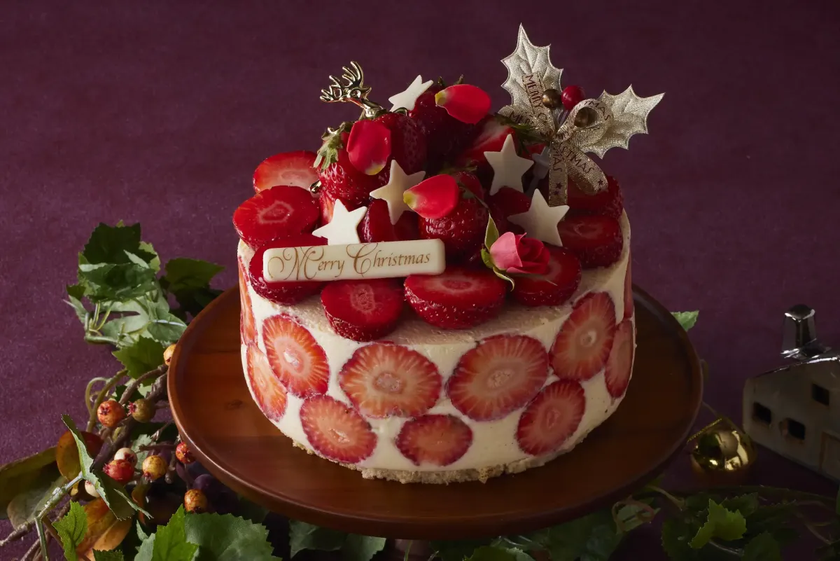 「あまおう苺のたっぷりXmasケーキ」1万1000円（限定70台）
