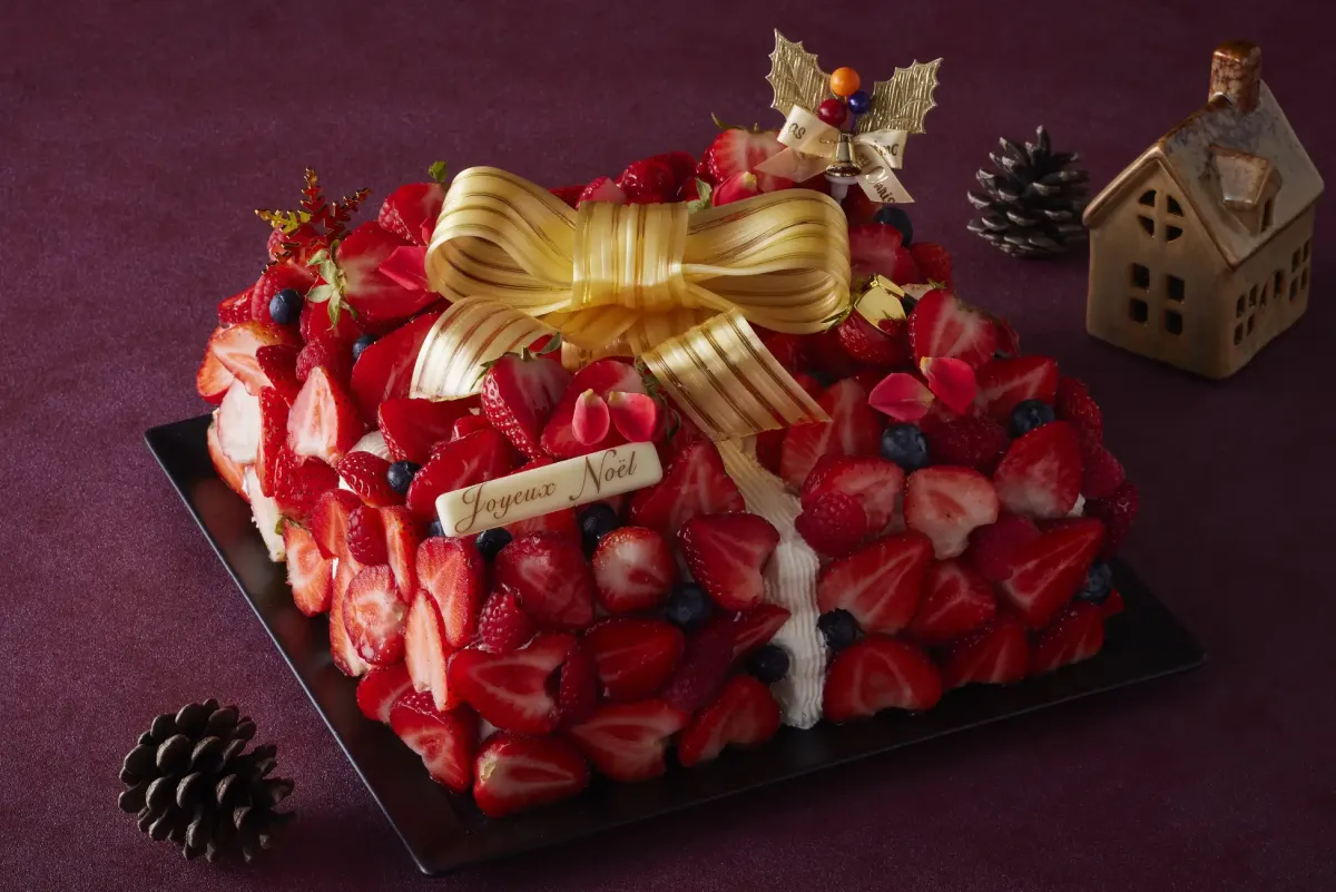 「XmasスペシャルBOXケーキ」1台8000円（限定10台）