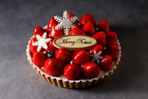 「あまおう苺のクリスマスタルト」6500円（直径18cm）