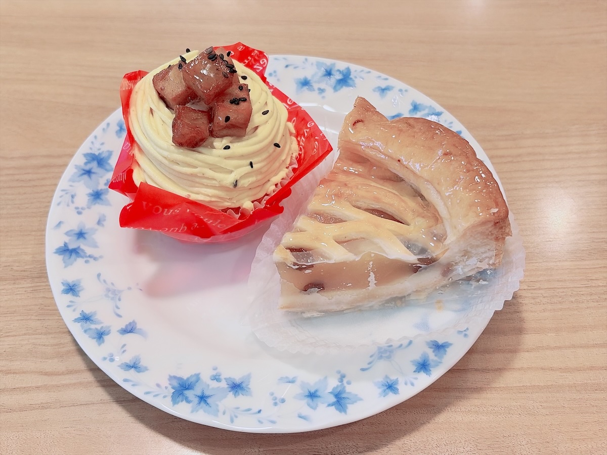 左：「ごろっと芋のモンブラン」右：「国産りんごのアップルパイ」