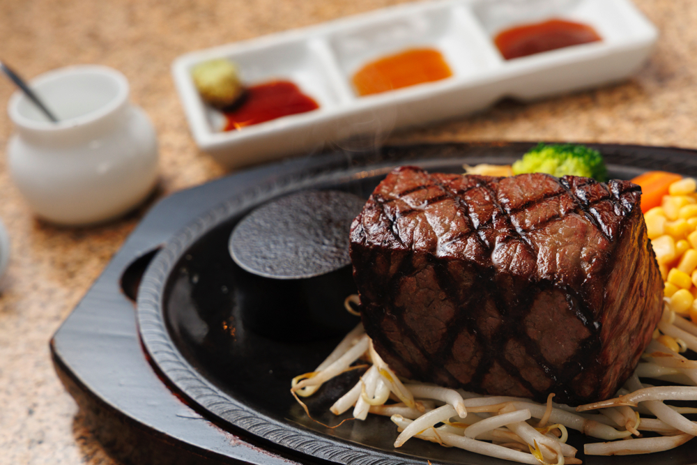 「あ・かうはーど」ステーキ