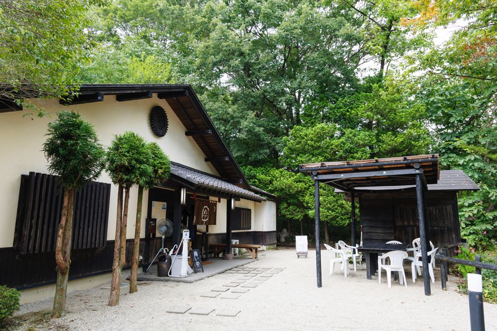 「そば処れんや」店舗外観