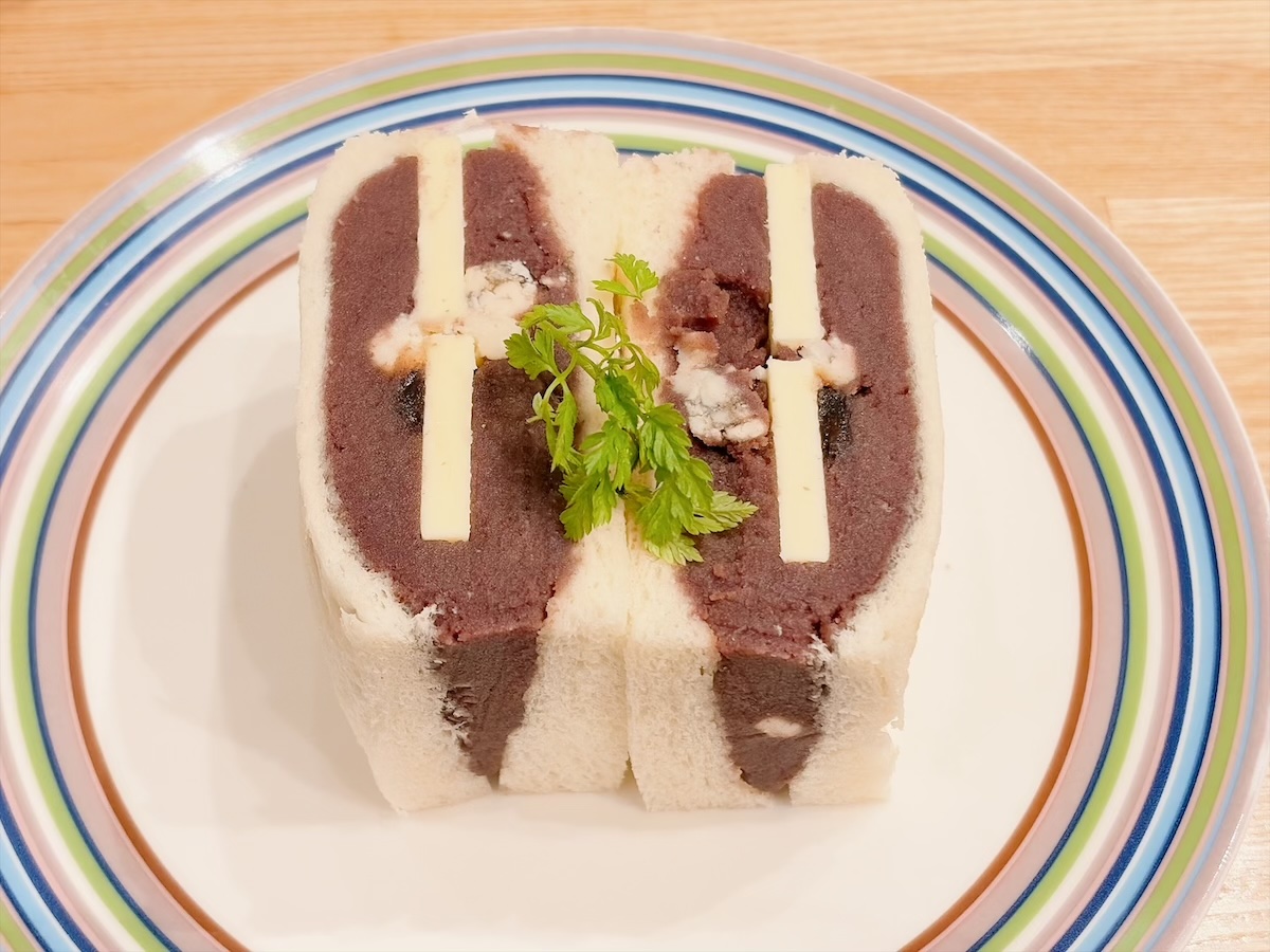ペリカンカフェ 麻布台ヒルズ店 醤油レーズンあんバターサンド ゴルゴンゾーラ入り2