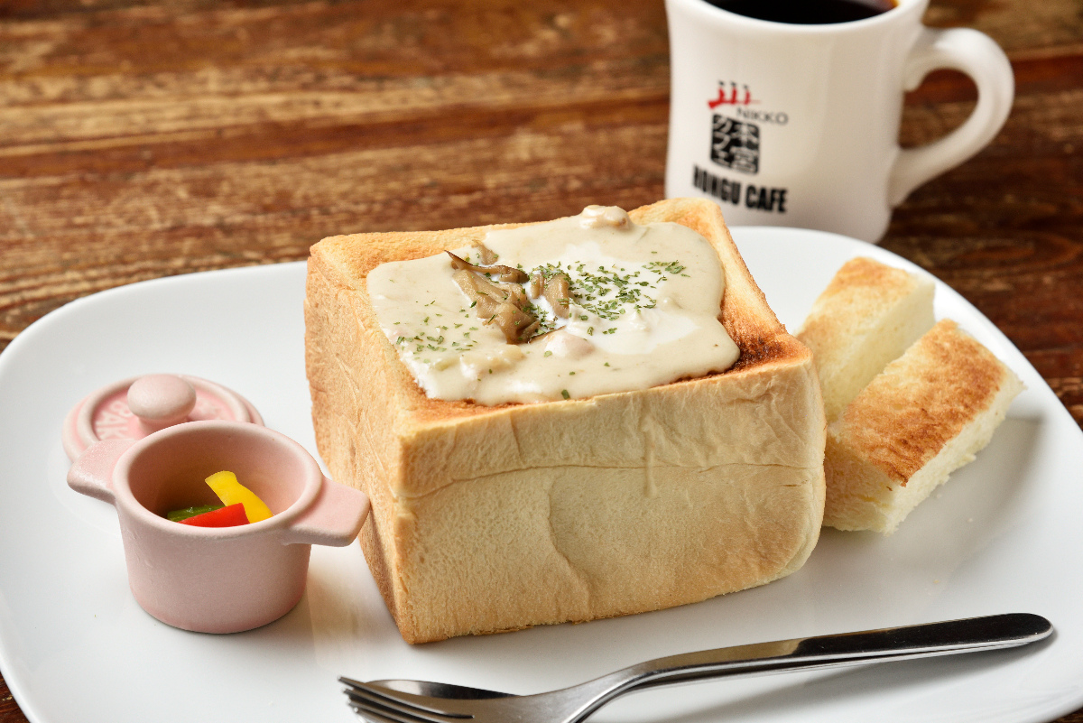 「本宮カフェ」クラムチャウダーinロイヤルブレッド