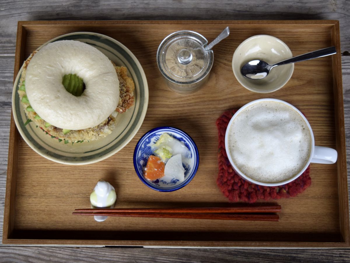 くるま麩のベーグルサンドと豆乳カフェオレセット1100円