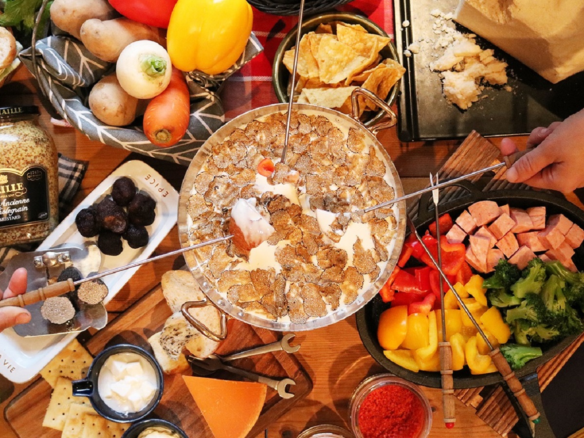 いま話題の「グッドスプーン」新メニューは一面トリュフの贅沢なチーズフォンデュ