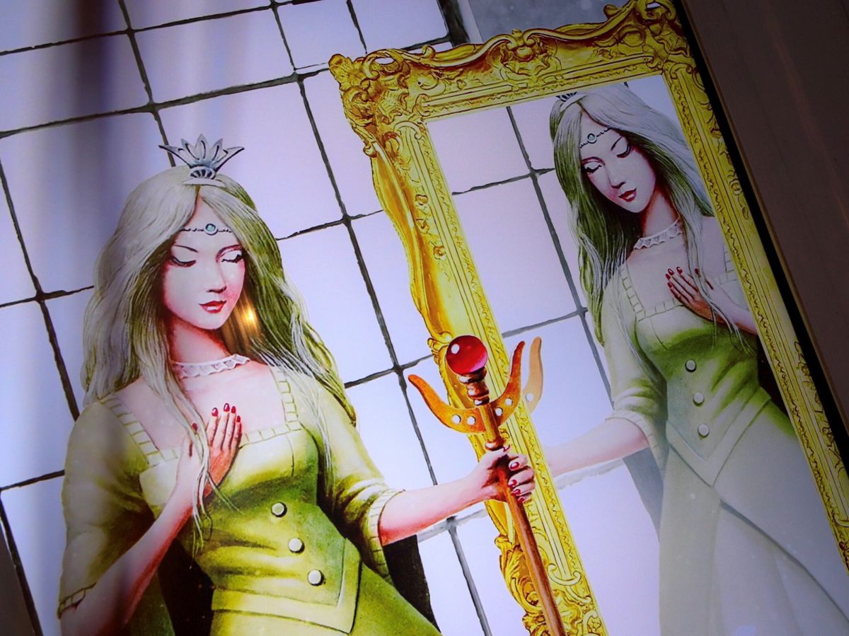 「サンシャイン60展望台」の“白魔女と黒魔女の部屋”でちょっぴりダークなハロウィンを