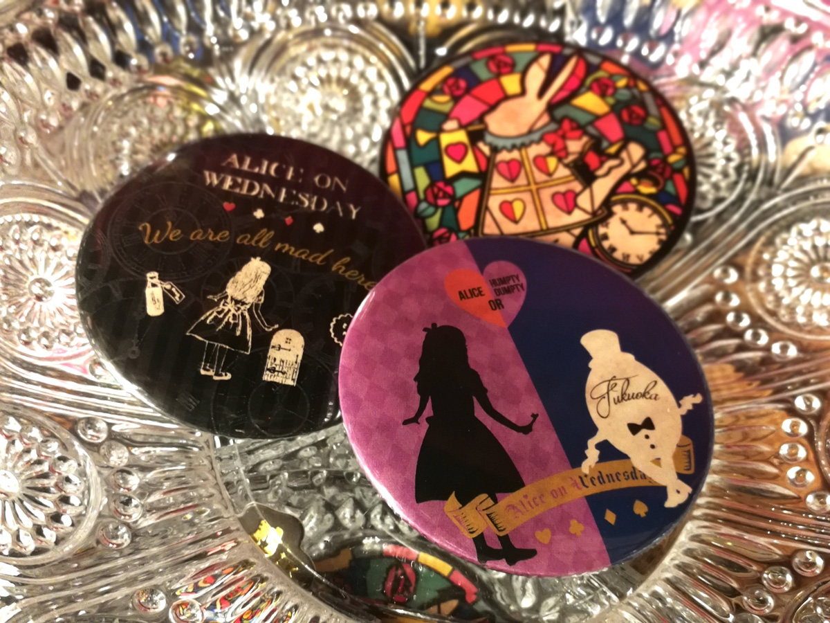 缶バッジ1個324円