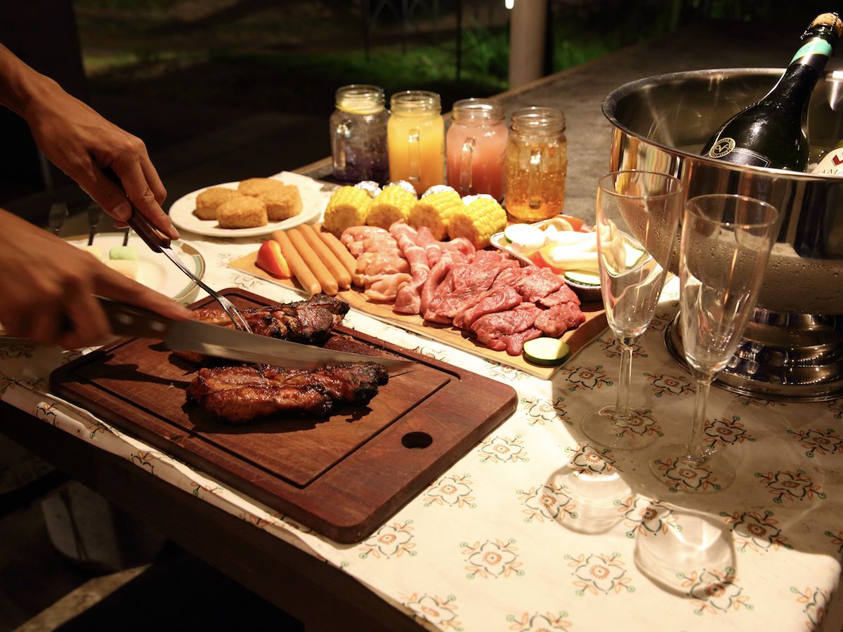 アウトドアシーズン到来!海沿いの好ロケーションで簡単オシャレなナイトBBQ