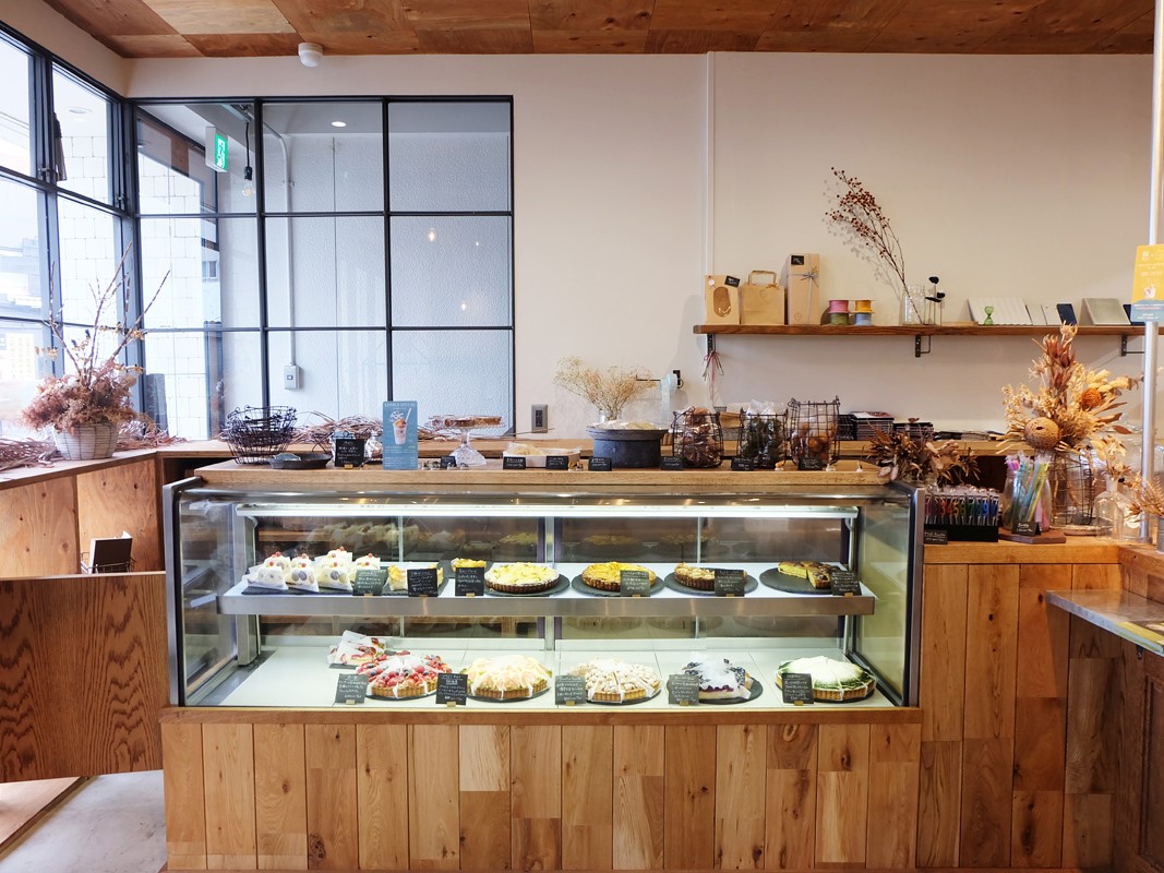 休日をグッとおしゃれに！「ハチカフェ」でタルトとサンドをテイクアウト