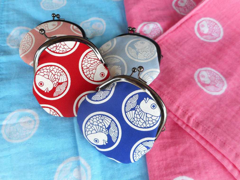 めでたいさいふ(上)700円 ガーゼタオル(下)700円