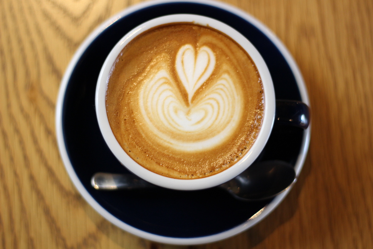 カフェラテ 594円