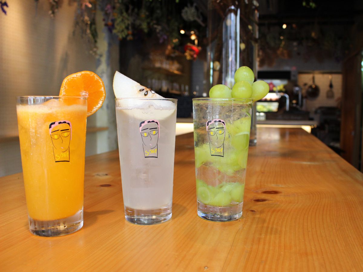 フルーツごろごろ！スタンドバーで飲む、フレッシュフルーツinサワー