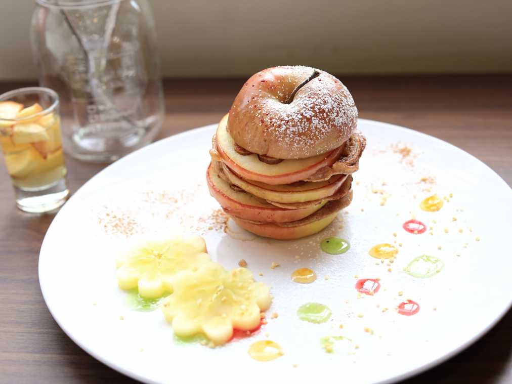 まるでリンゴ!?なパンケーキ。リンゴ好き店長が営むリンゴカフェへ