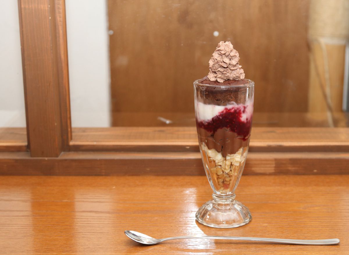 「濃厚チョコソースがとろけるフォンダンショコラのあったかつめたいパフェ」1000円