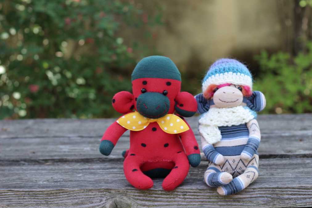 ソックスモンキー（左）1200円、（右）1800円