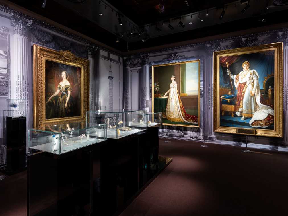 プリンセスコスチュームで鑑賞できる特別な三菱一号館美術館のプリンセスデー