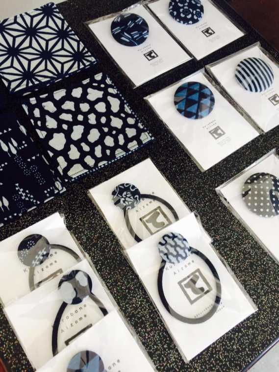 スニーカー1万8000円、コースター1枚340円、髪ゴム1個1000円