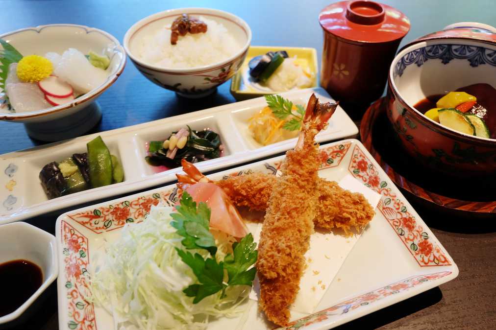 名古屋膳　1900円