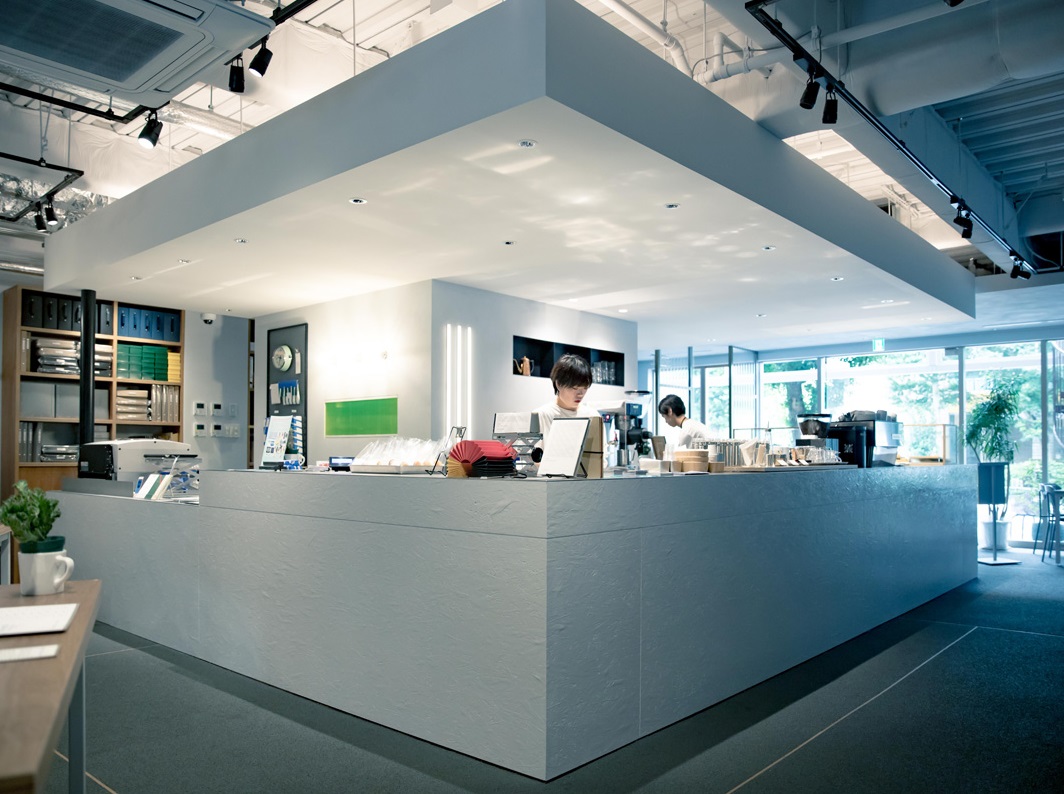 昔ながらの懐かしい文具に現代の風を感じるコクヨ初のカフェ【6151が撮るコーヒーのある風景vol.5】