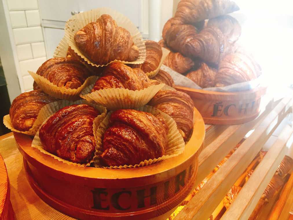 クロワッサン・エシレ 50%ブール/有塩(ドゥミ・セル)432円