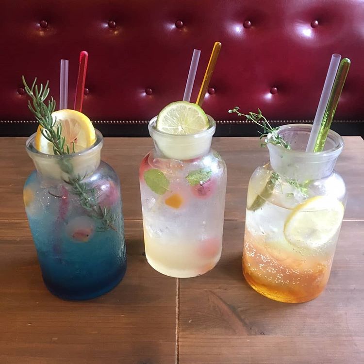 ボタニカルハーブソーダ 各799円