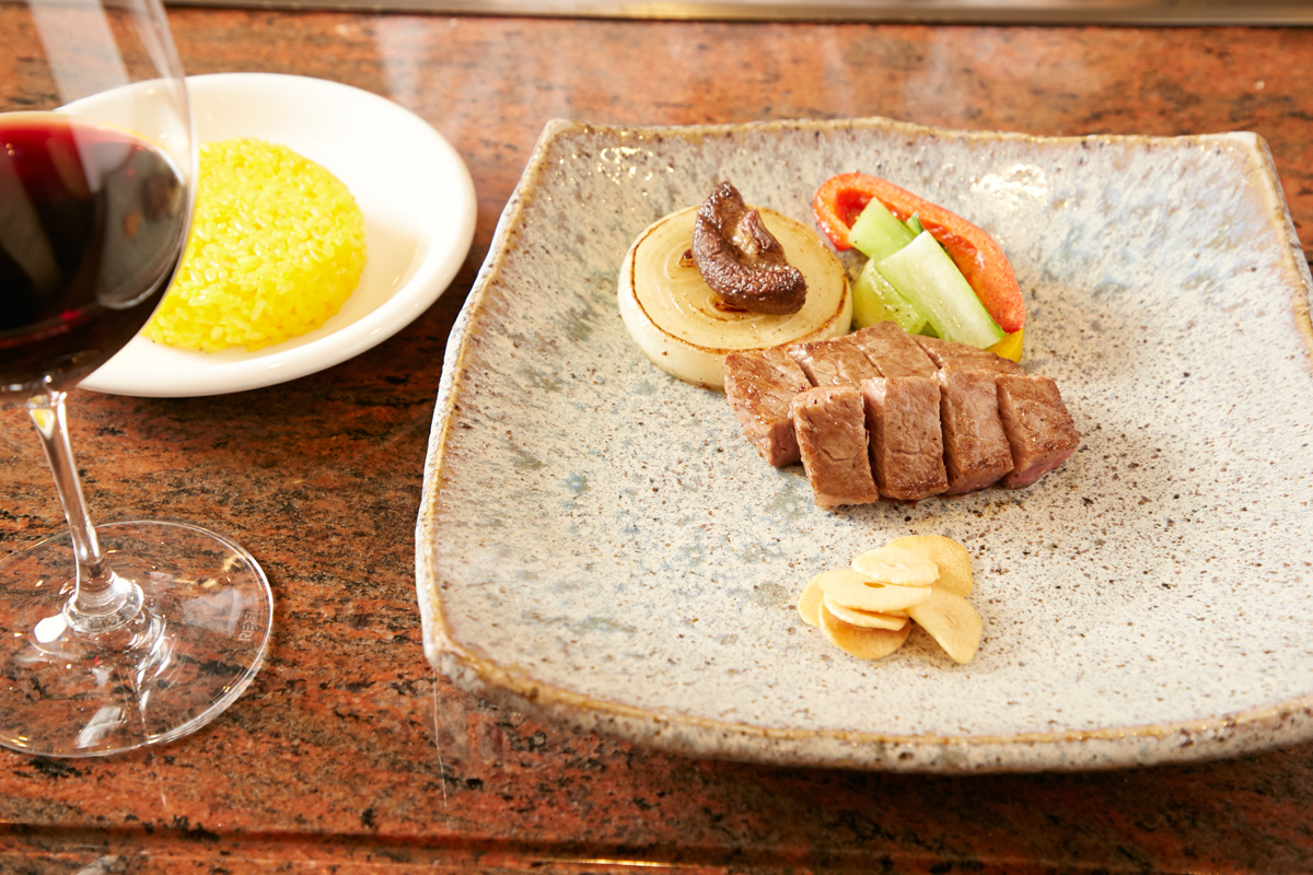 ステーキランチコース（7000円～）　前菜、スープ、サラダ、焼き野菜、焼きリゾット、デザート、食後のドリンクがセット