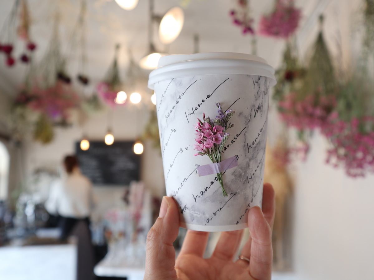 ドライフラワー×珈琲がこんなに素敵に！フォトジェニックな幸せカフェ