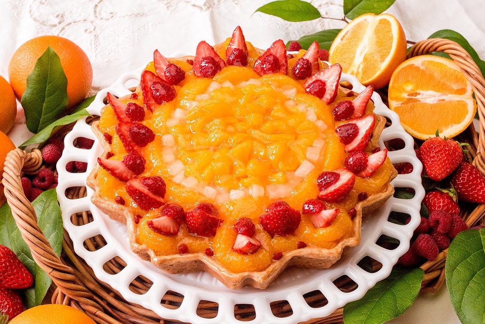 「結晶型 杏仁オレンジのババロアとフルーツのタルト」piece799円/whole(25cm)7560円