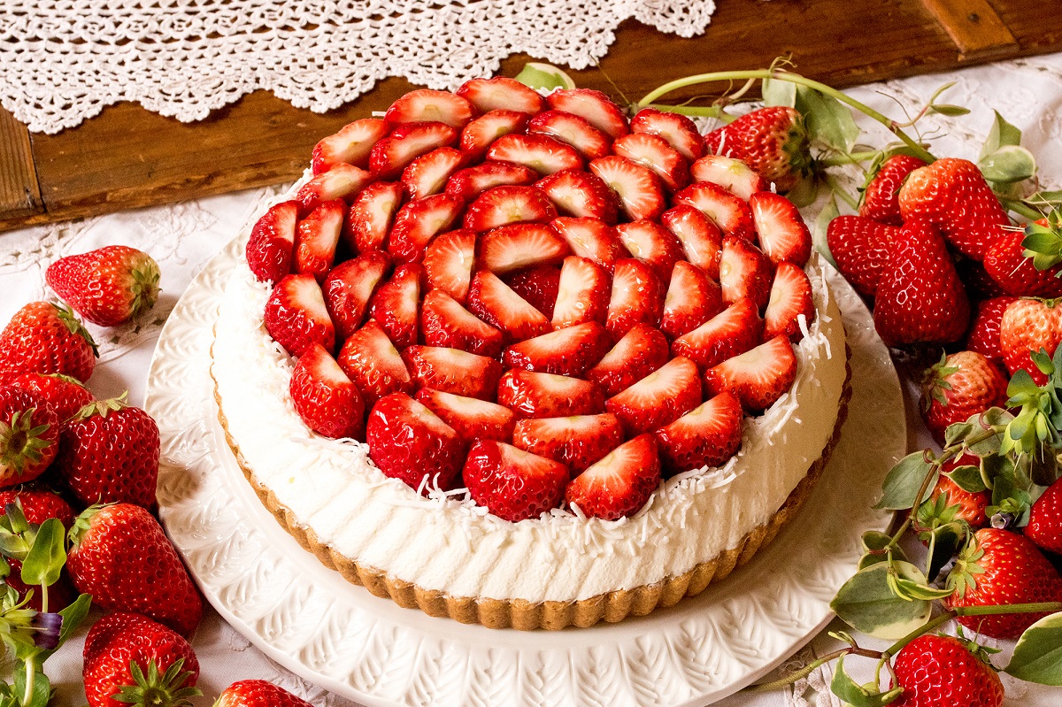 「特選 静岡県産 紅ほっぺのタルト」 piece 1337円/whole (25cm) 1万2744円